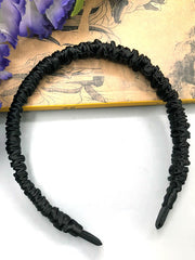 Black 19 Momme mulberry silk vintage headband with ruched detailing.