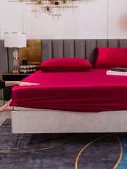 Marberry 19Momme 3Pcs silk set with a fitted sheet and two pillowcases in a rich red color.