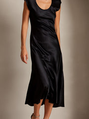 Black 19Momme mulberry silk cap sleeve round neck midi dress.
