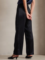 Black 19Momme mulberry silk high waist wide leg pleated women's pants.