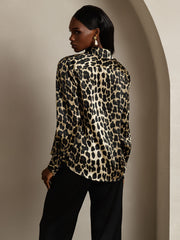 Women's 19 Momme mulberry silk leopard print long sleeve lapel collar shirt.