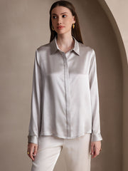Women's 19Momme mulberry silk long sleeve lapel collar shirt in light gray, paired with matching trousers.