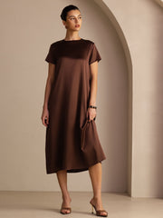 Women's 19Momme mulberry silk short sleeve crew neck midi dress in brown with side pockets.