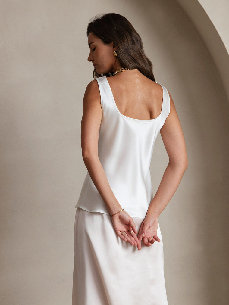 White 19 Momme mulberry silk sleeveless U-neck women's tank top.