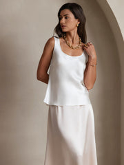 White 19 Momme mulberry silk sleeveless U-neck women's tank top.