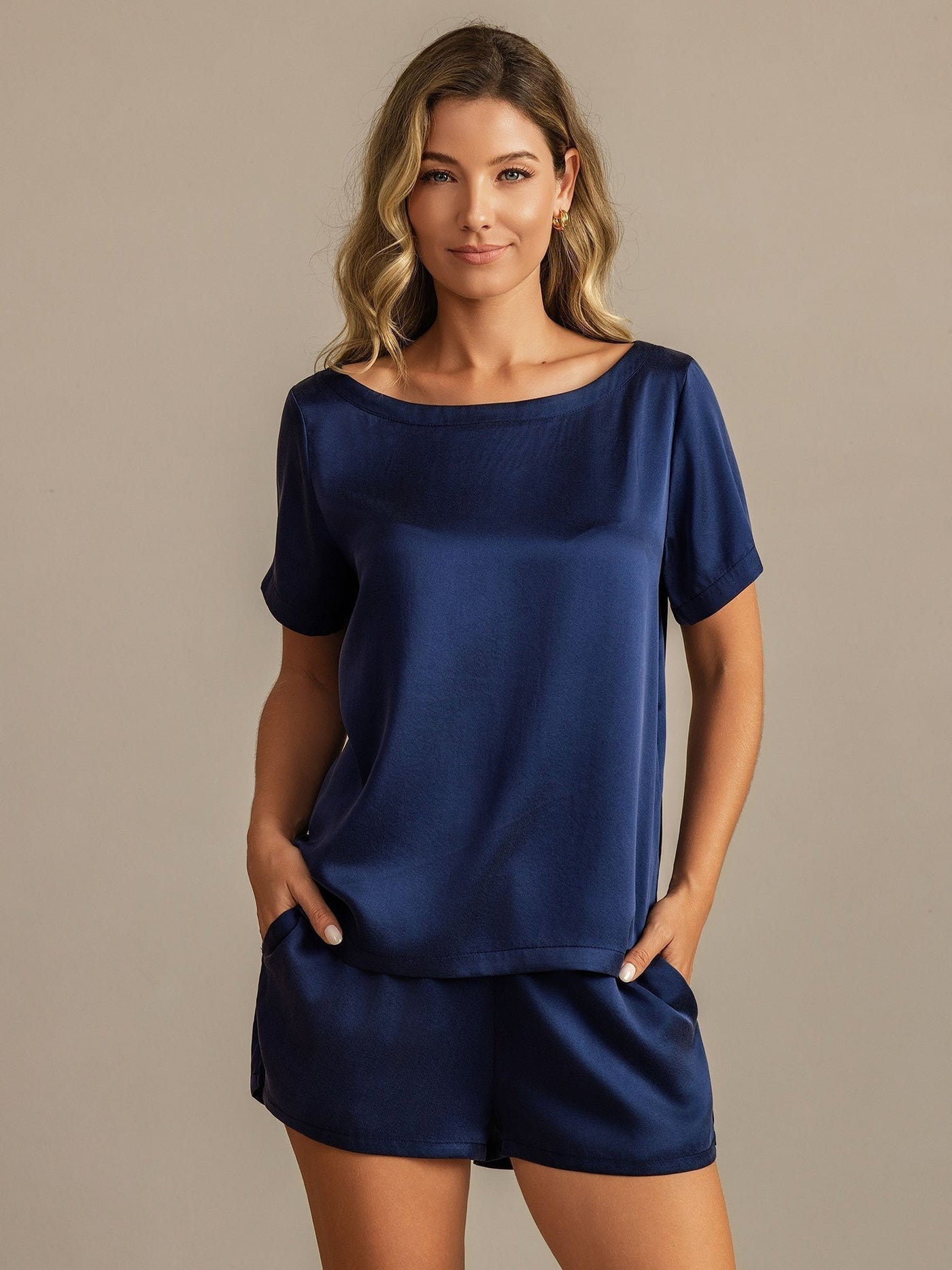 19Momme Women's Silk Short Sleeve Round Collar Pajamas Set with Side Pocket Design