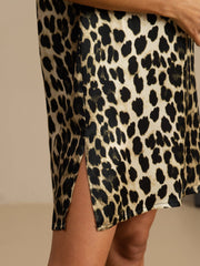Pure Silk Half Sleeve V-neck Leopard Printed Short Nightgown with Split Design