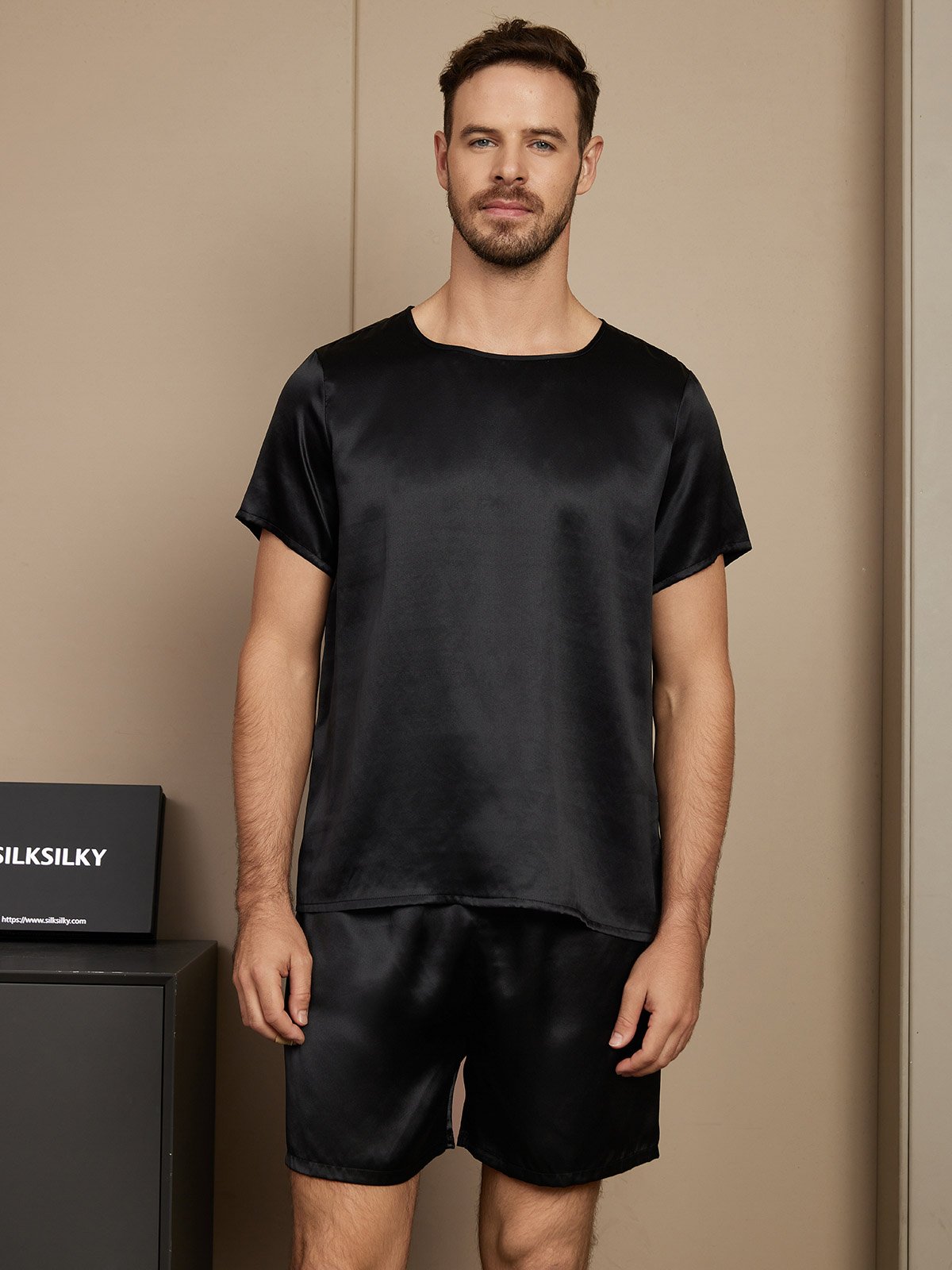 Pure Silk Short Sleeve Round Neck Men's Pajamas Set with Shorts