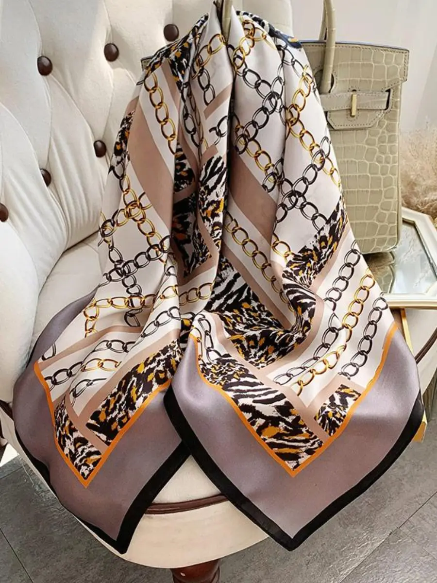 Chain Pattern 100% Mulberry Silk Square Scarf 88x88cm
